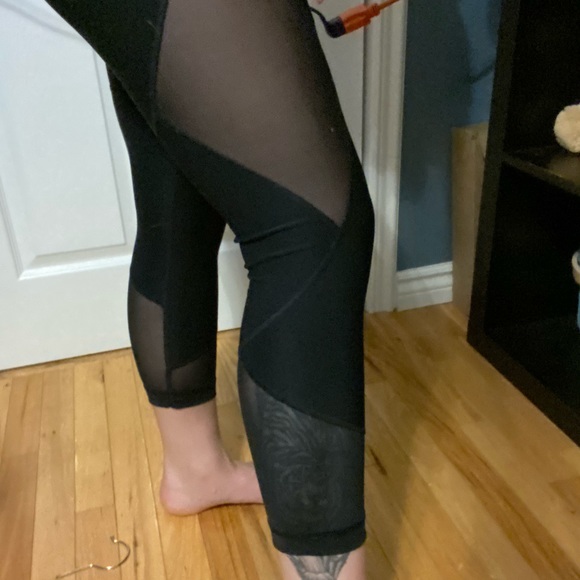 Cropped mesh black leggings - Picture 6 of 6